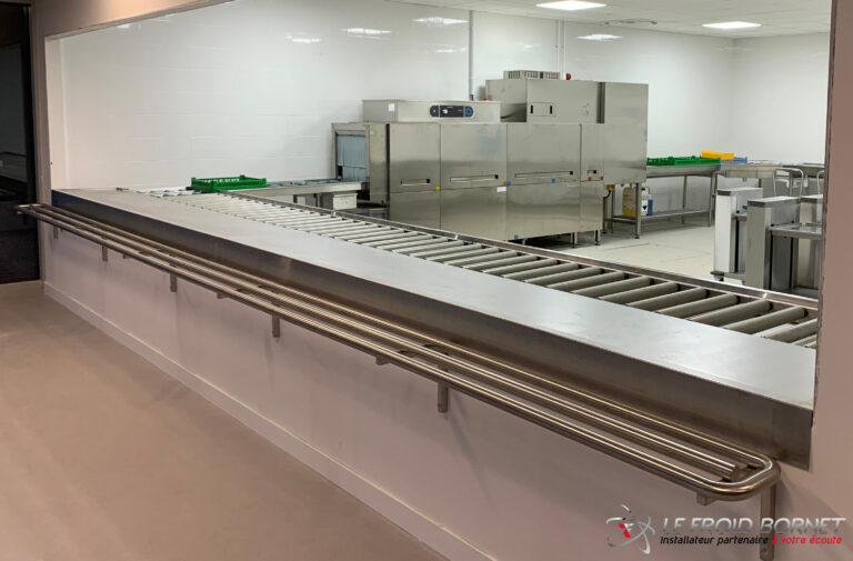 Laverie - Laveuse à avancement au Lycée Nadar Draveil