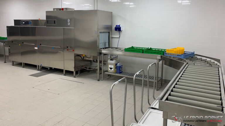 Laverie - Laveuse à avancement au Lycée Nadar Draveil