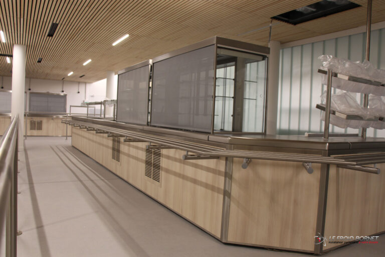 Distribution - ligne de self au Lycée Nadar Draveil