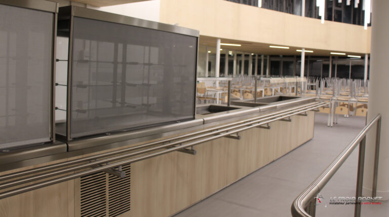 Distribution - ligne de self au Lycée Nadar Draveil