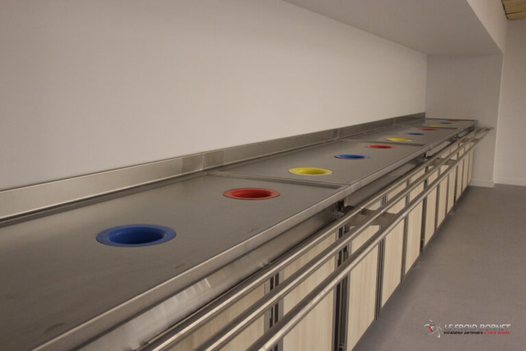 Distribution - table de tri au Lycée Nadar Draveil